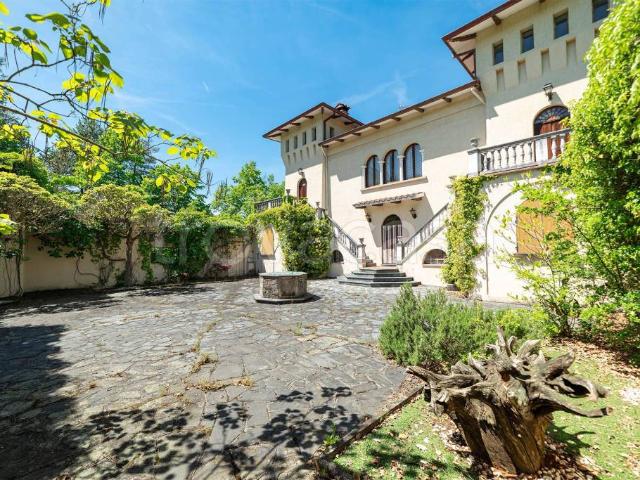 Vendesi villa singola a Varano, Varano de' Melegari