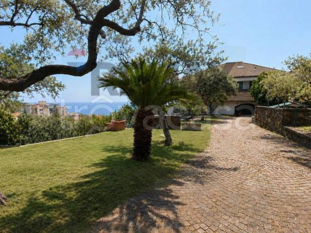 Vendesi villa singola a Varazze via livio canale, 72