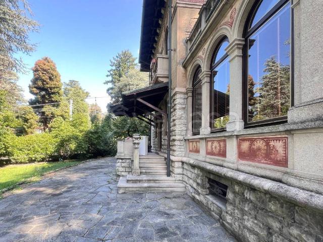 Vendesi villa singola a Varese via Bellavista, 1, Cartabbia