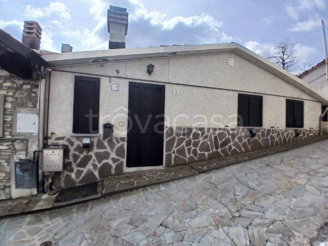 Vendesi villa singola a Ventasso vicolo Borgo Vecchio, 21