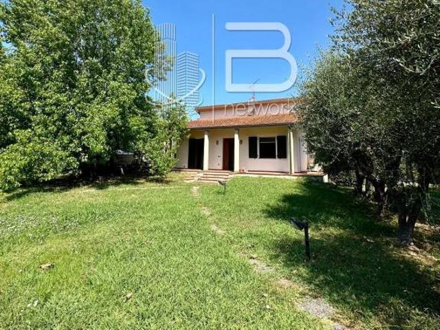 Vendesi villa singola a Vecchiano via dello Stallone, 2, Avane