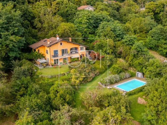 Vendesi villa singola a Verbania via Antonio Rossi, 19/a