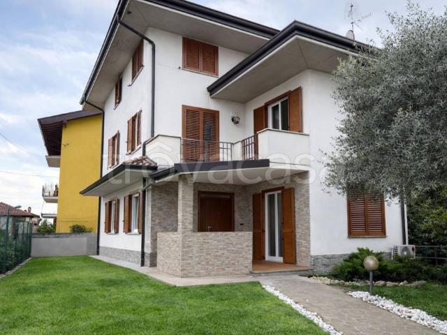 Vendesi villa singola a Verdellino