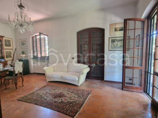 Vendesi villa singola a Viareggio via Bologna