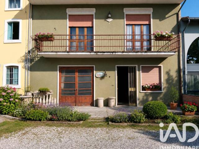 Vendesi villa singola a Vicenza strada del pasubio, Maddalene