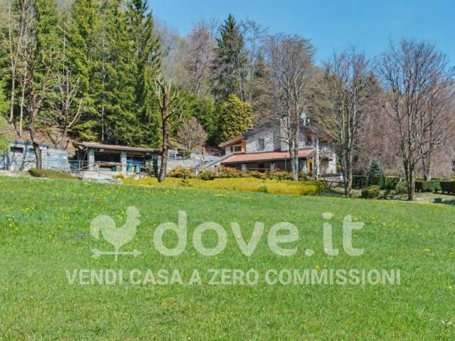 Vendesi villa singola a Villa, Dossena