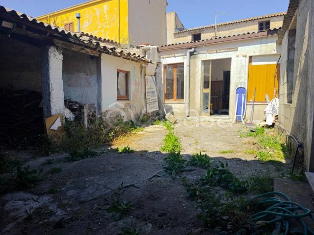 Vendesi villa singola a Villasor via Sant'Antioco