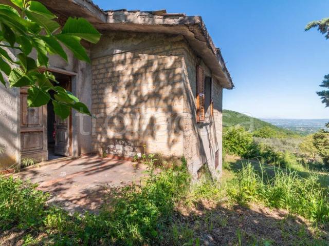 Vendesi villa singola a Viterbo strada Piscine, Bagnaia La Quercia