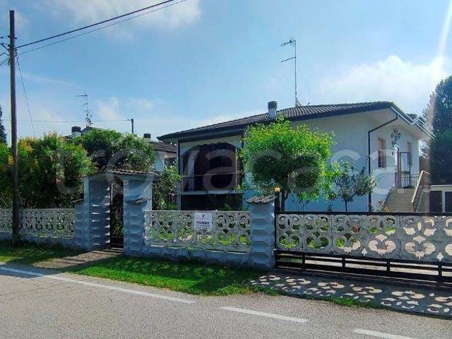 Vendesi villa singola a Zampine, Stienta