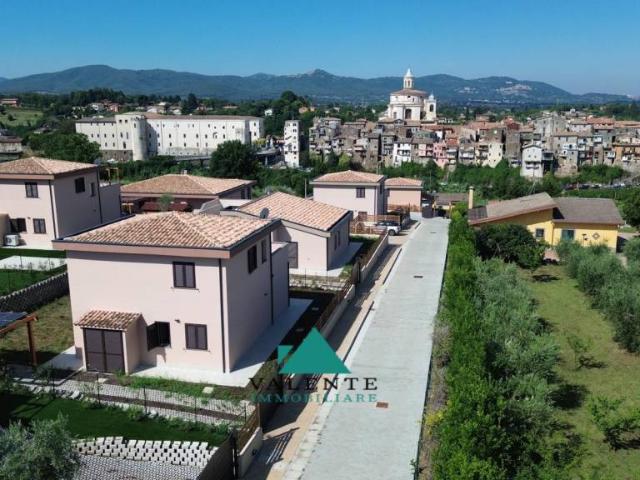 Vendesi villa singola a Zagarolo via Colle Palombara