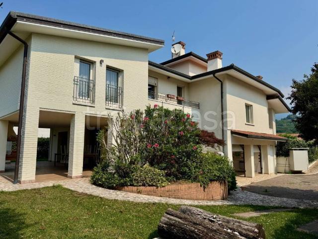 Vendesi villa singola a Zugliano via Adige, 34, Centrale