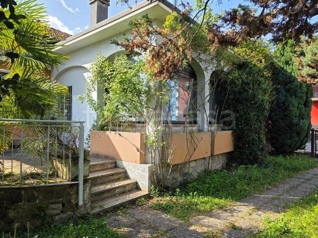 Vendesi villa singola a Bagnella, Omegna