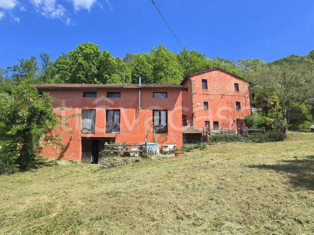 Vendesi villa singola a Bagni di Lucca