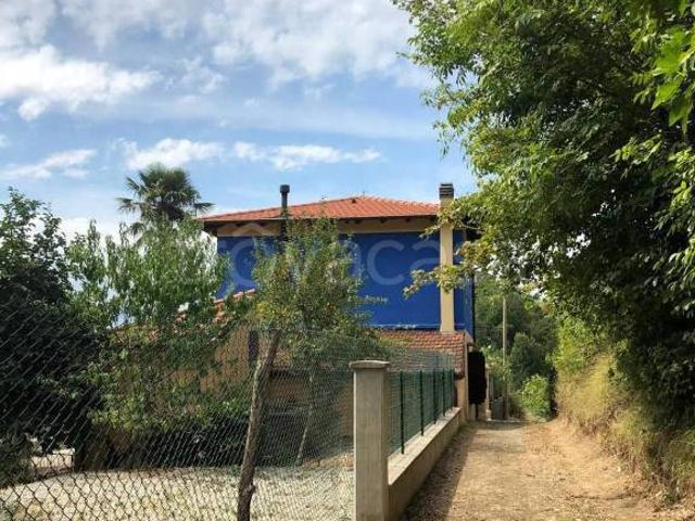 Vendesi villa singola a Bagnone