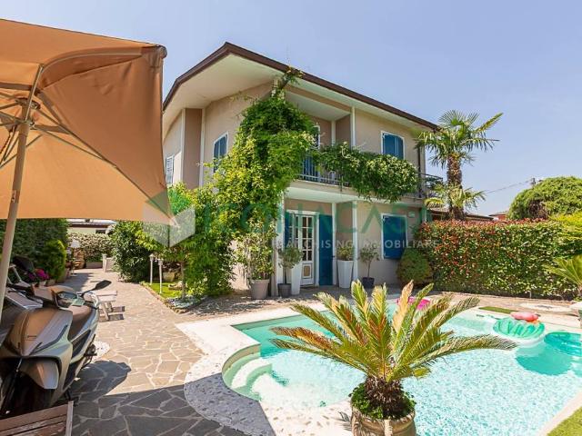 Vendesi villa singola a Bagnolo Cremasco via Pianette