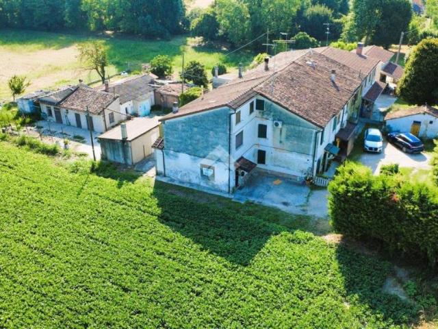 Vendesi villa singola a Bagnolo San Vito via Po Barna, 4, Correggio Micheli