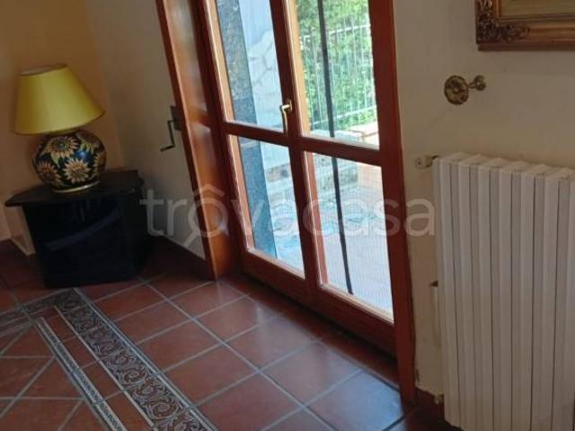 Vendesi villa singola a Baronissi