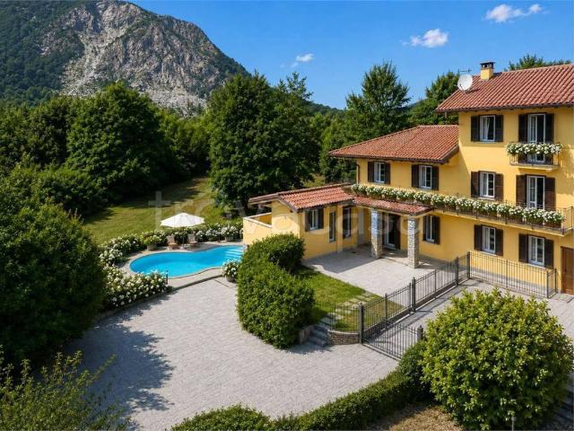 Vendesi villa singola a Baveno via Camponuovo