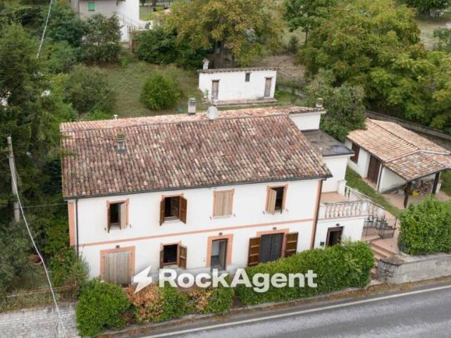 Vendesi villa singola a Bellaria, Acqualagna
