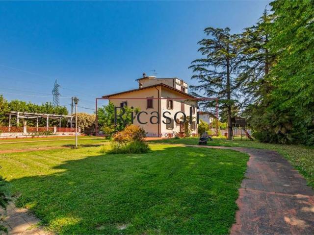 Vendesi villa singola a Bientina, Quattro Strade