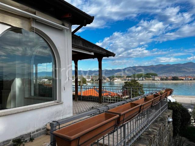 Vendesi villa singola a Bocca di Magra, Ameglia