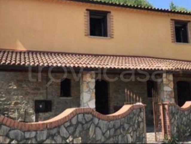Vendesi villa singola a Bojano
