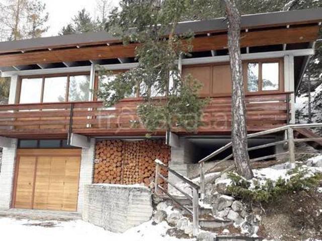 Vendesi villa singola a Borca di Cadore via Metanopoli, 440, Corte