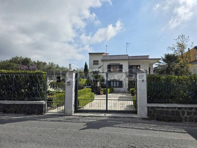 Vendesi villa bifamiliare a Boscotrecase via Ugo Foscolo