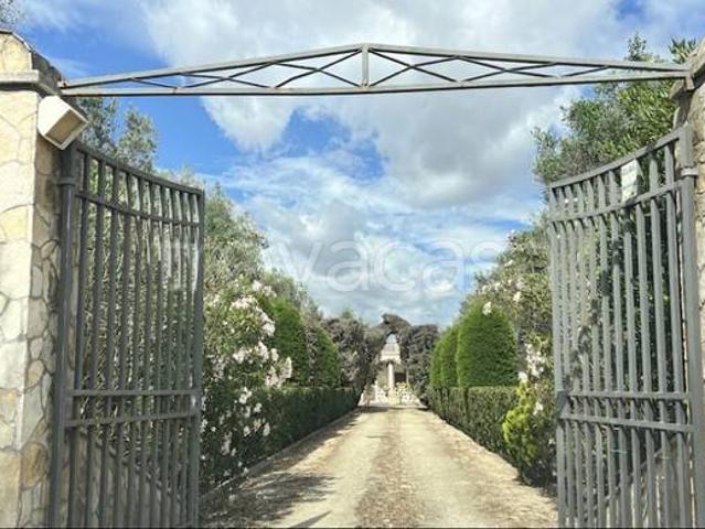 Vendesi villa singola a Brindisi via Arturo Martini, La Rosa