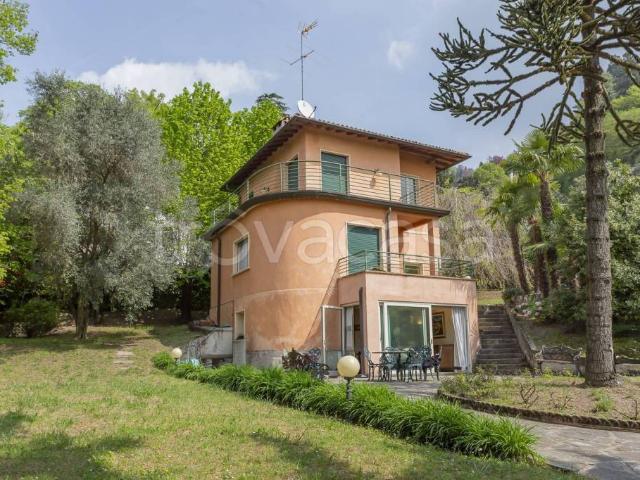 Vendesi villa singola a Brunate via ai piani