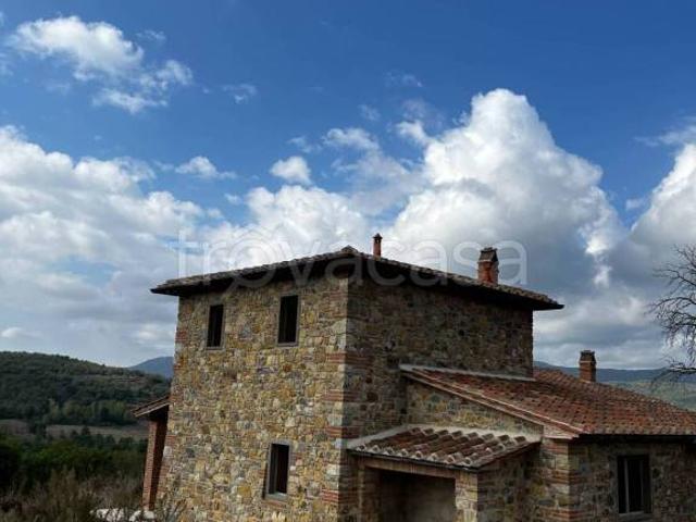 Vendesi villa singola a Bucine, Ambra