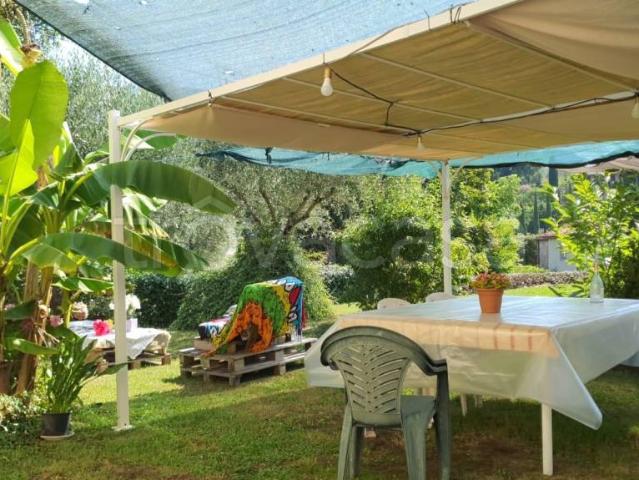 Vendesi villa singola a Camaiore, Capezzano Pianore