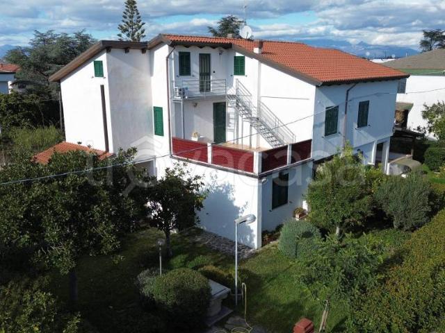 Vendesi villa singola a Capaccio Paestum via dei Platani, Laura