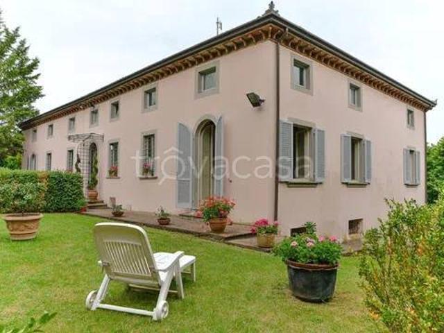 Vendesi villa singola a Capannori, Camigliano