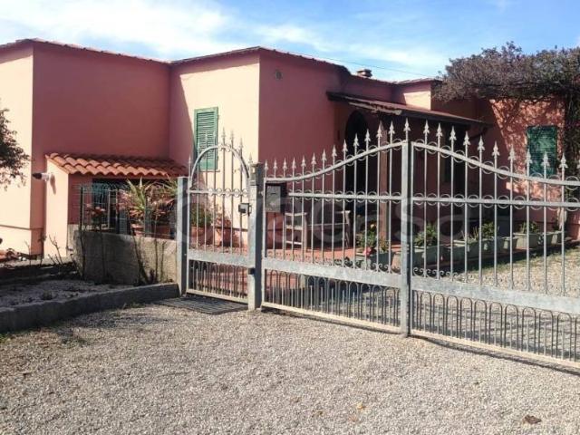 Vendesi villa singola a Capoliveri via vittorio veneto