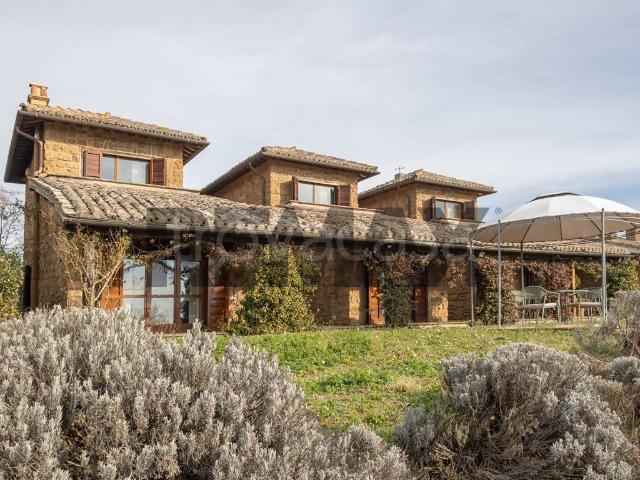 Vendesi villa singola a Capranica