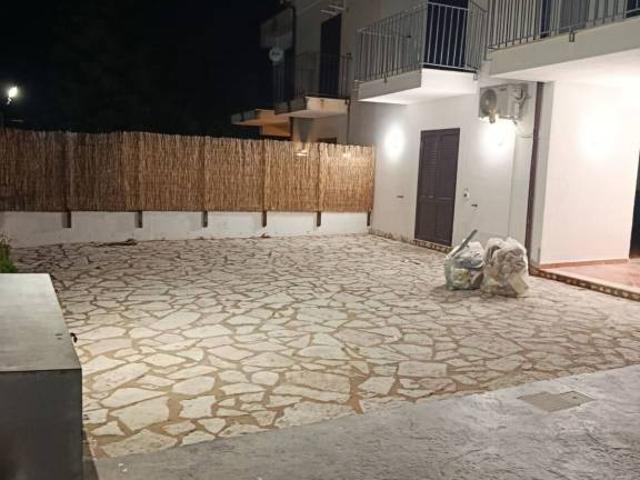 Vendesi villa singola a Carini