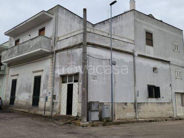 Vendesi villa singola a Carpignano Salentino via Trento 25, Serrano