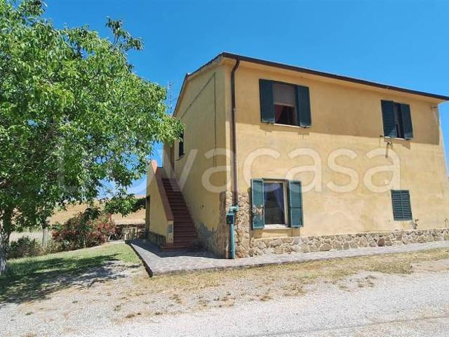 Vendesi villa singola a Castel del Piano
