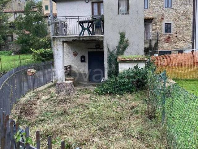 Vendesi villa singola a Castel Focognano