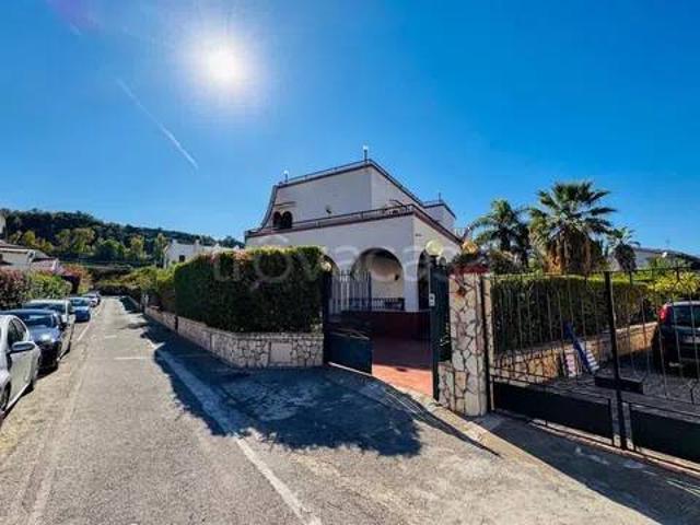 Vendesi villa singola a Casteldaccia