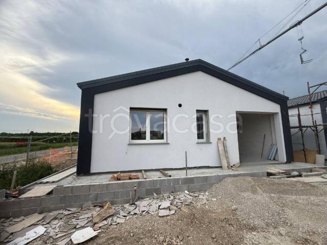 Vendesi villa singola a Castelfranco Emilia via Savioli