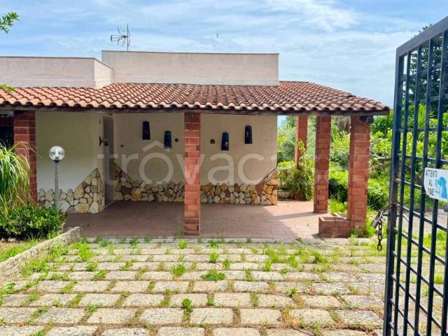 Vendesi villa singola a Castellammare del Golfo