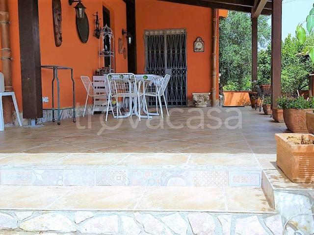 Vendesi villa singola a Castellammare del Golfo