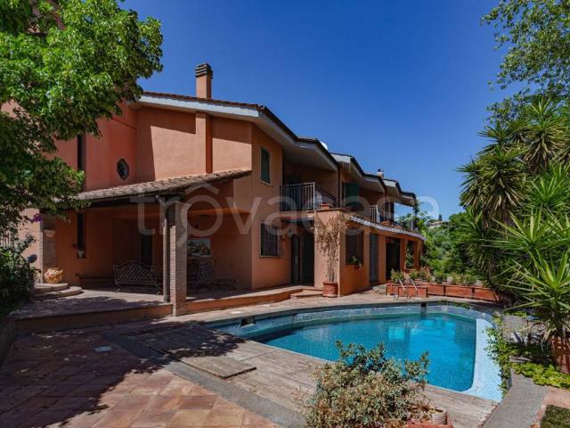 Vendesi villa singola a Castelnuovo di Porto via Monte Cardeto, 25