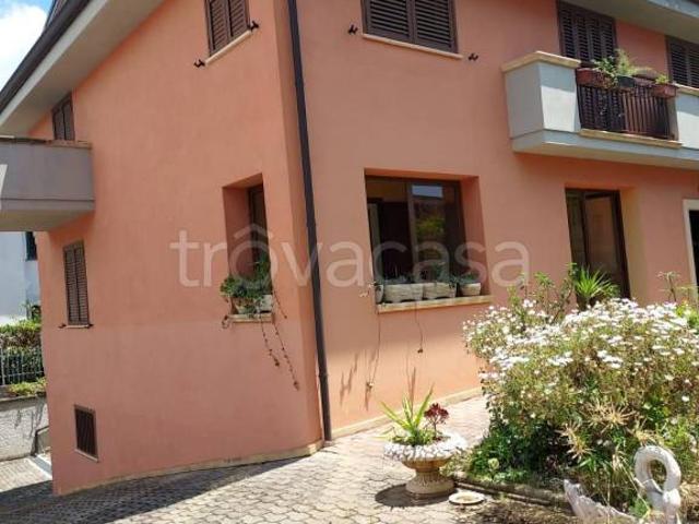 Vendesi villa singola a Castrovillari via Polisportiva