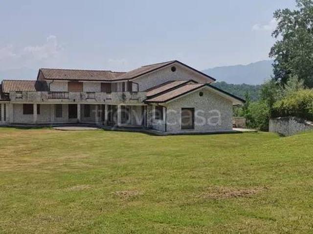 Vendesi villa singola a Casalvieri