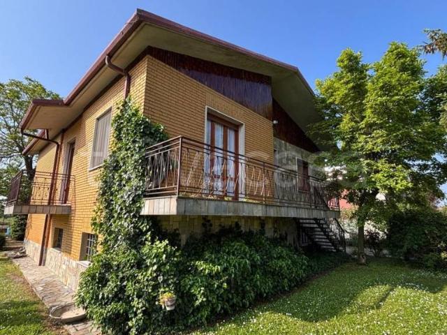 Vendesi villa singola a Casei Gerola
