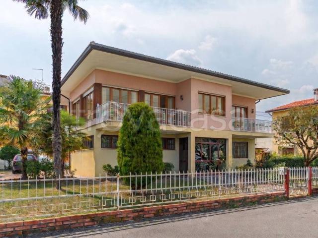 Vendesi villa singola a Cassola via Verona, 17