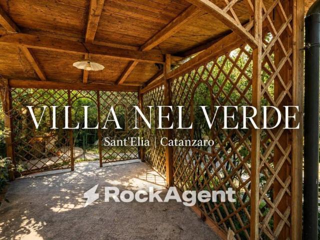 Vendesi villa singola a Catanzaro via Onofrio Colace, Pontegrande Sant'Elia